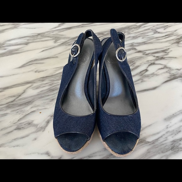 Sandals - Picture 2 of 3